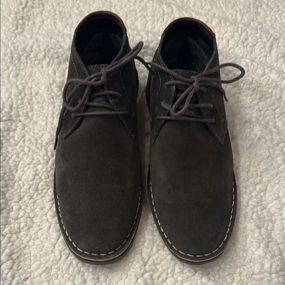 Gray Suede Chukka Boots with Light Sole